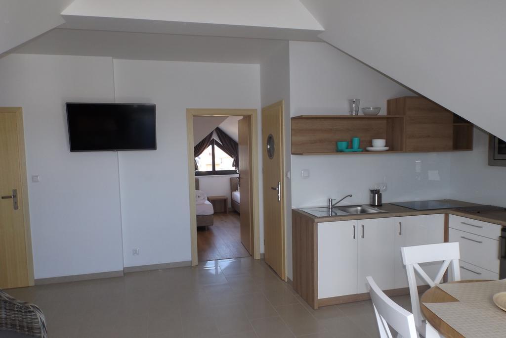 Apartment Port *