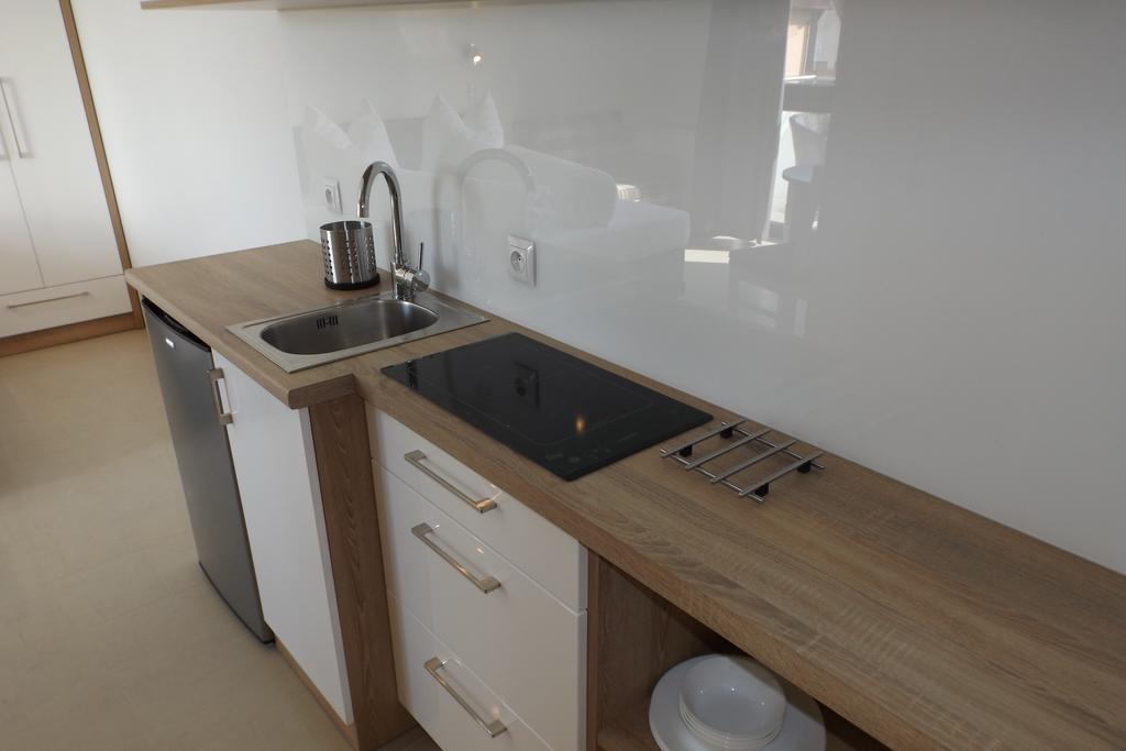 Port Apartment *