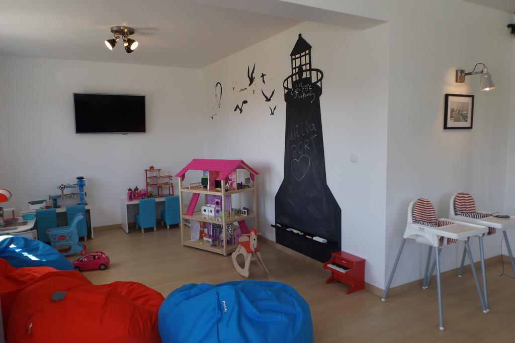 Apartment Port *